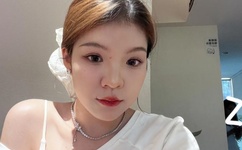 车里 日得披头散发